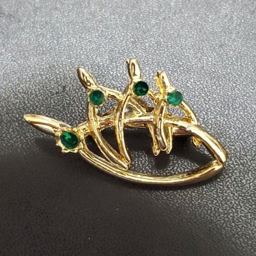 Gold tone four layered wishbones vintage brooch